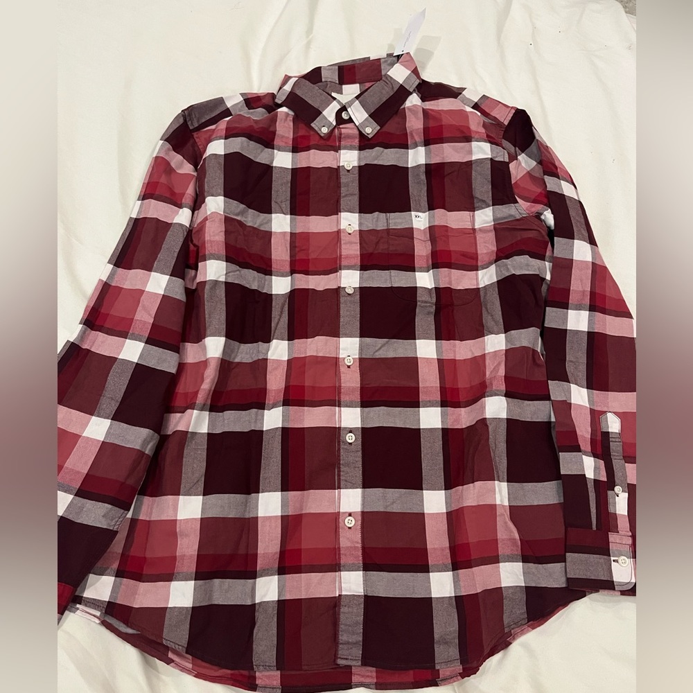 Big and tall style dress shirt. Size XXL. American Eagle